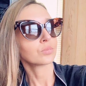 Never worn Cat eye tortoise shell sunnies